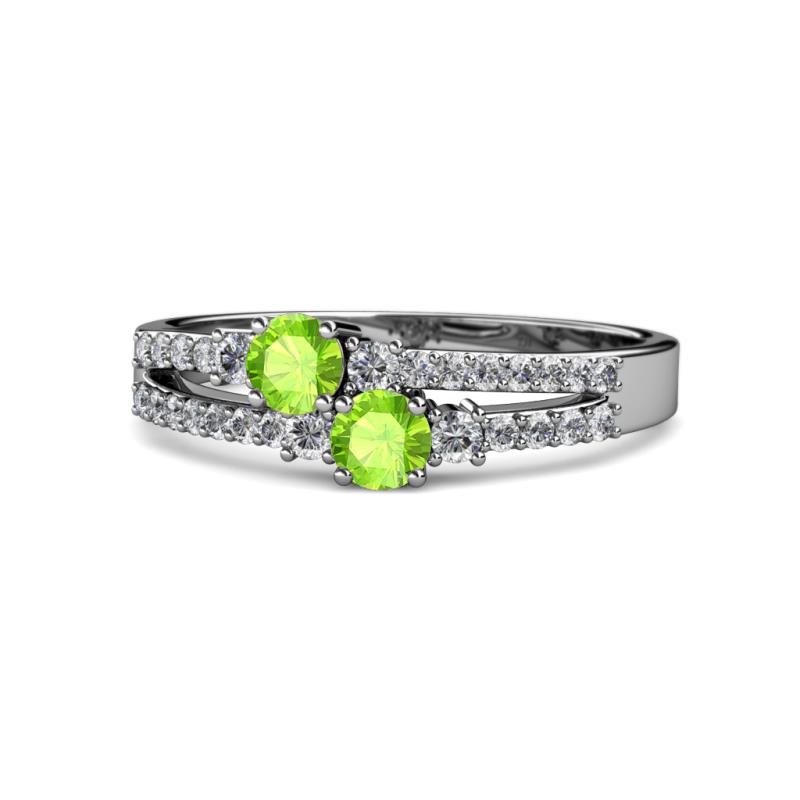 Zaira Peridot with Side Diamonds Split Shank Ring 